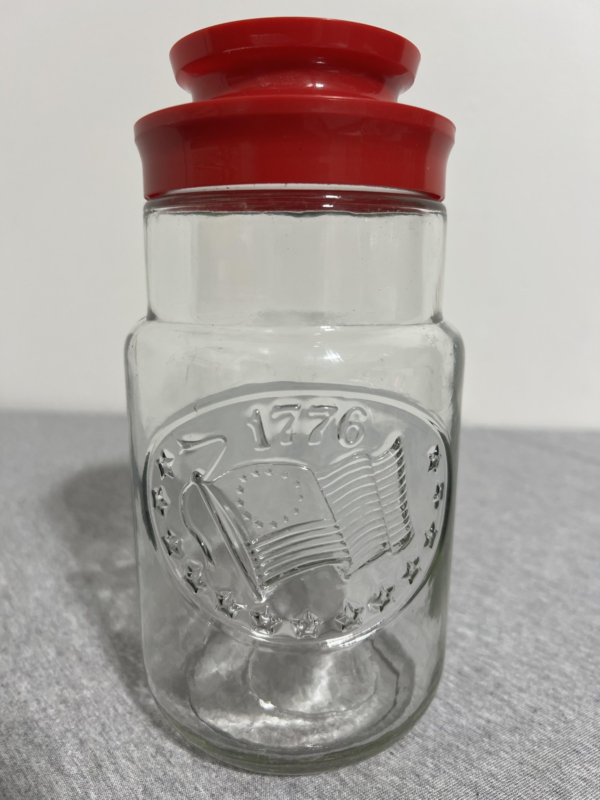 Anchor Hocking 1776 Glass Jar Clear 8″ Red Snap Lid Patriotic Flag USA Storage