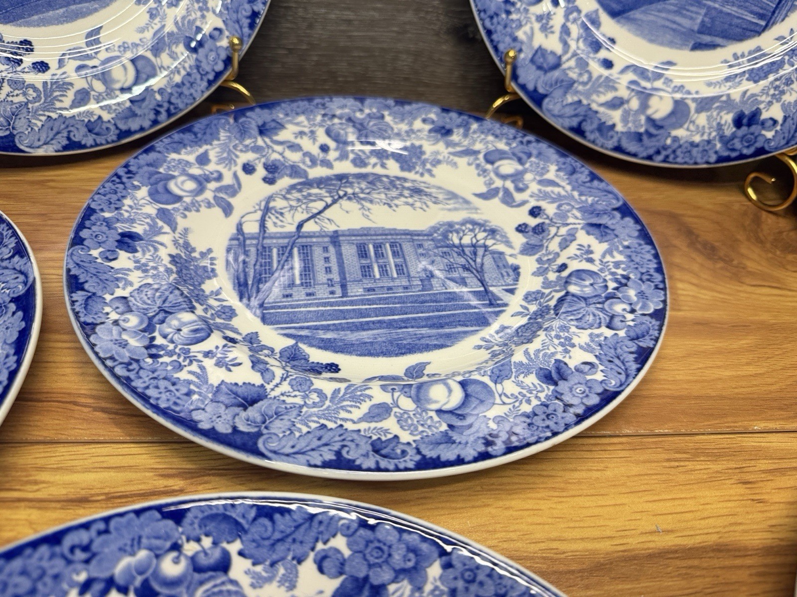Vintage 1927 Wedgwood Harvard University 10-3/8” Blue Dinner Plates – Set of 7