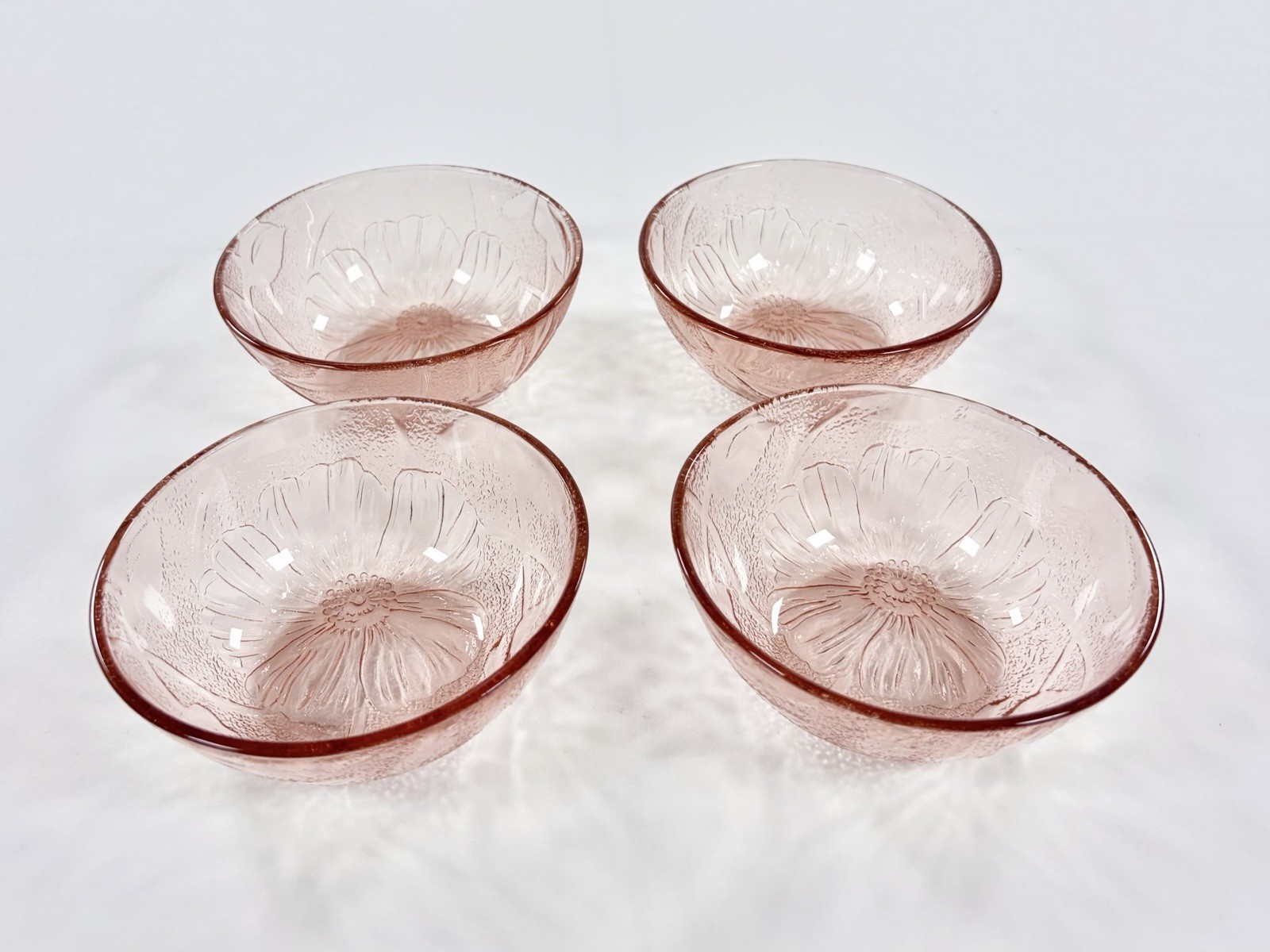 Lot 4 Vintage KIG Indonesia Pink Glass Hibiscus Bowls 5″ Berry Dessert Fruit