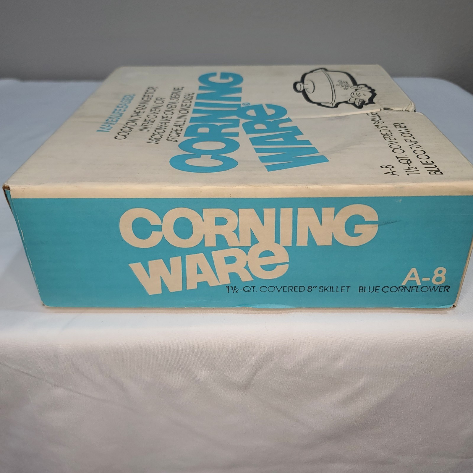 VTG. Corning Ware Blue Cornflower 1.5 QT Covered Skillet A-8 NEW IN SEALED BOX