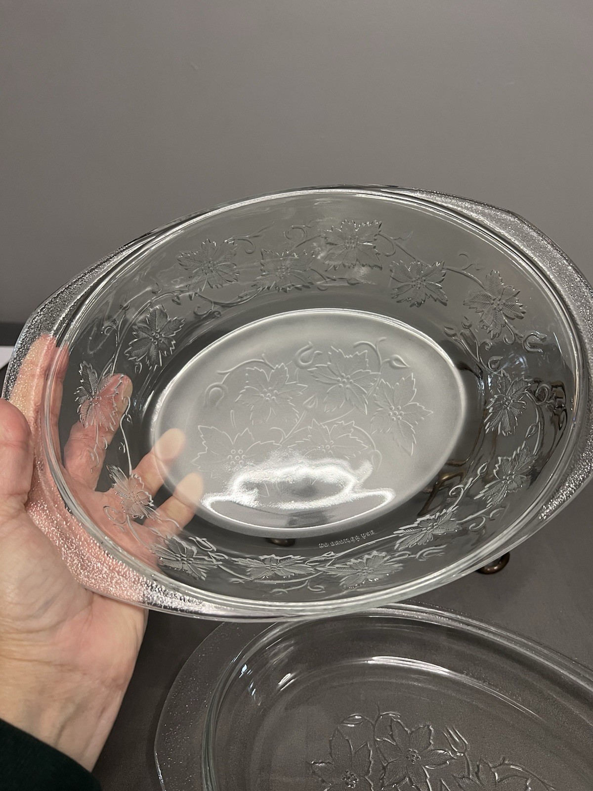 VTG Princess House Fanstasia Design 2.5 Qt Crystal Casserole Dish W/ Stand & Lid