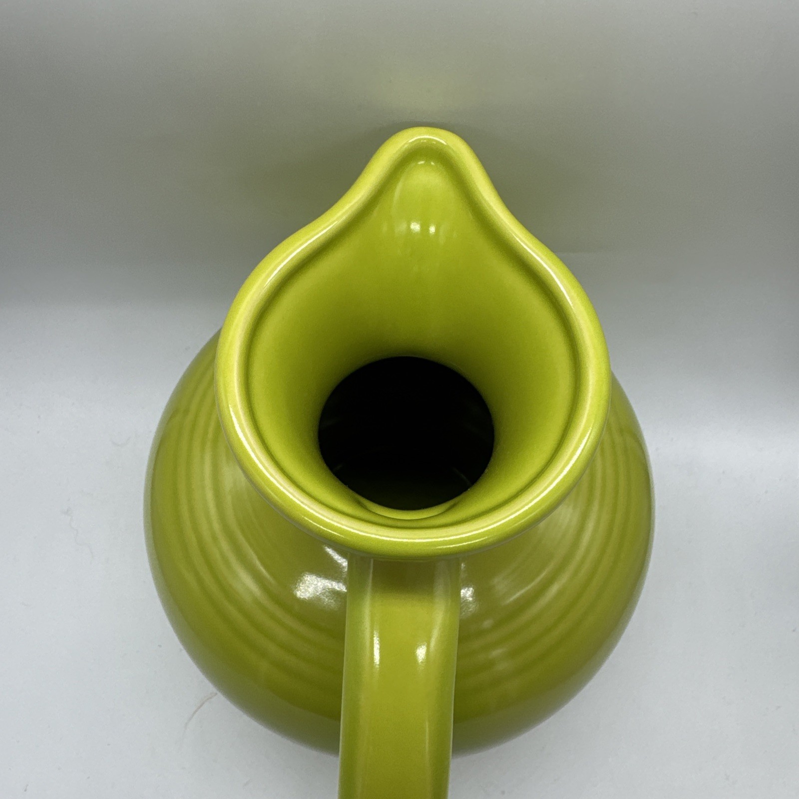 CARAFE lemongrass NEW HOMER LAUGHLIN FIESTA 60 OZ.