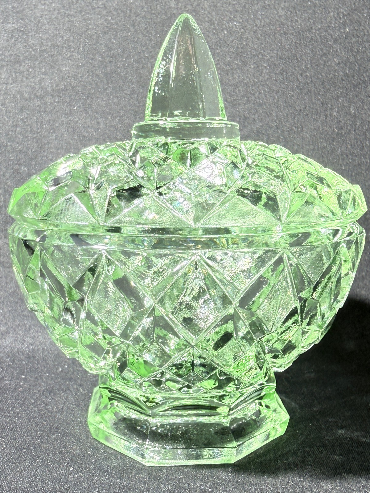Green Vaseline Uranium glass covered candy dish coffee sugar jar / bowl selenium