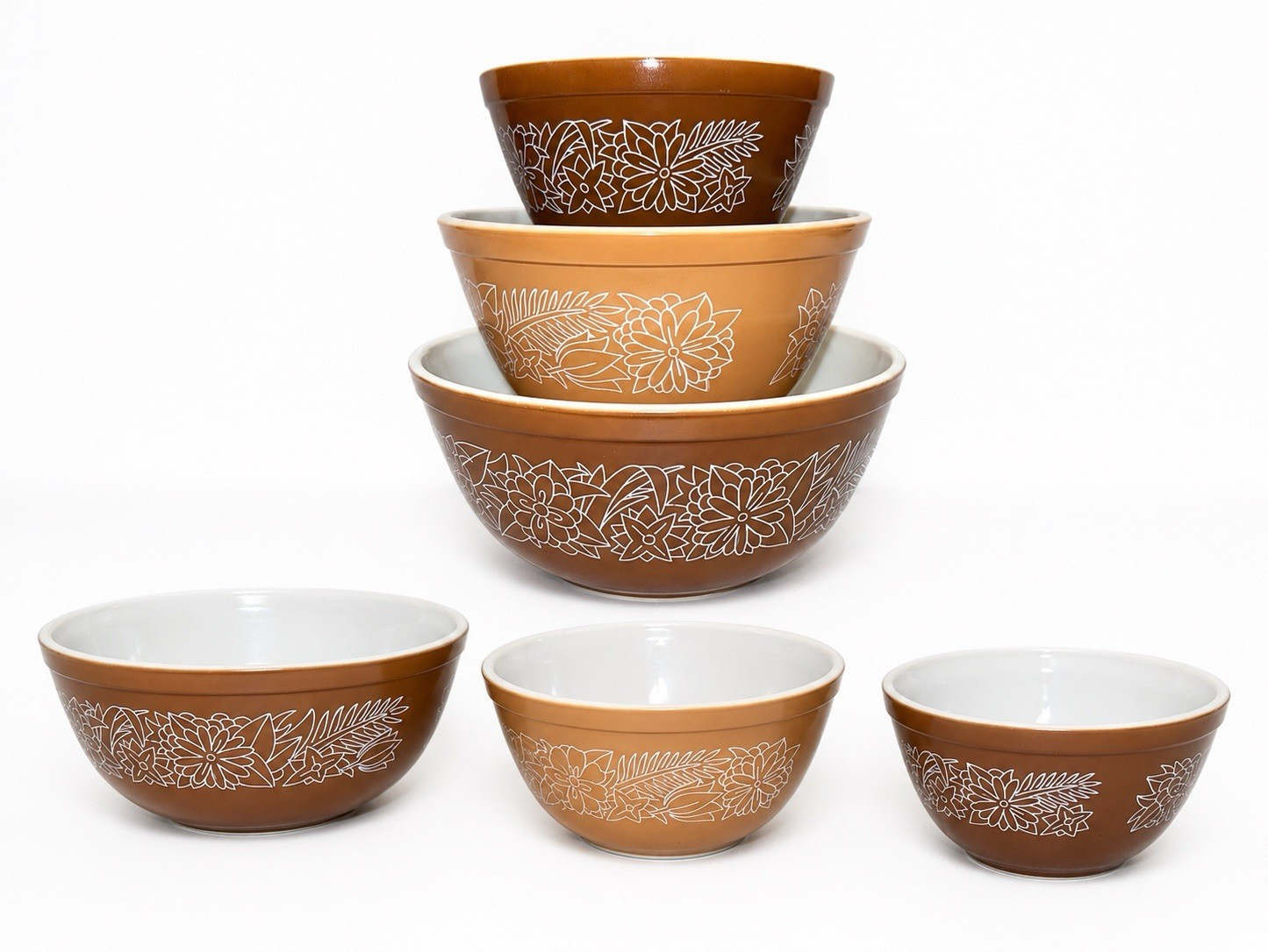 3-Piece Vintage Pyrex Mixing Bowl Set, Brown/White Leaf Pattern, Round Glossy