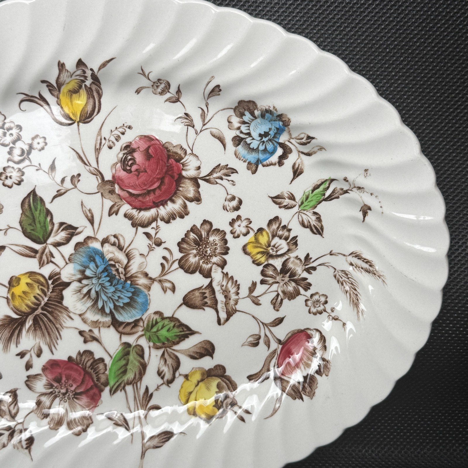 Johnson Brothers Staffordshire Bouquet 14″ Oval Serving Platter England Floral