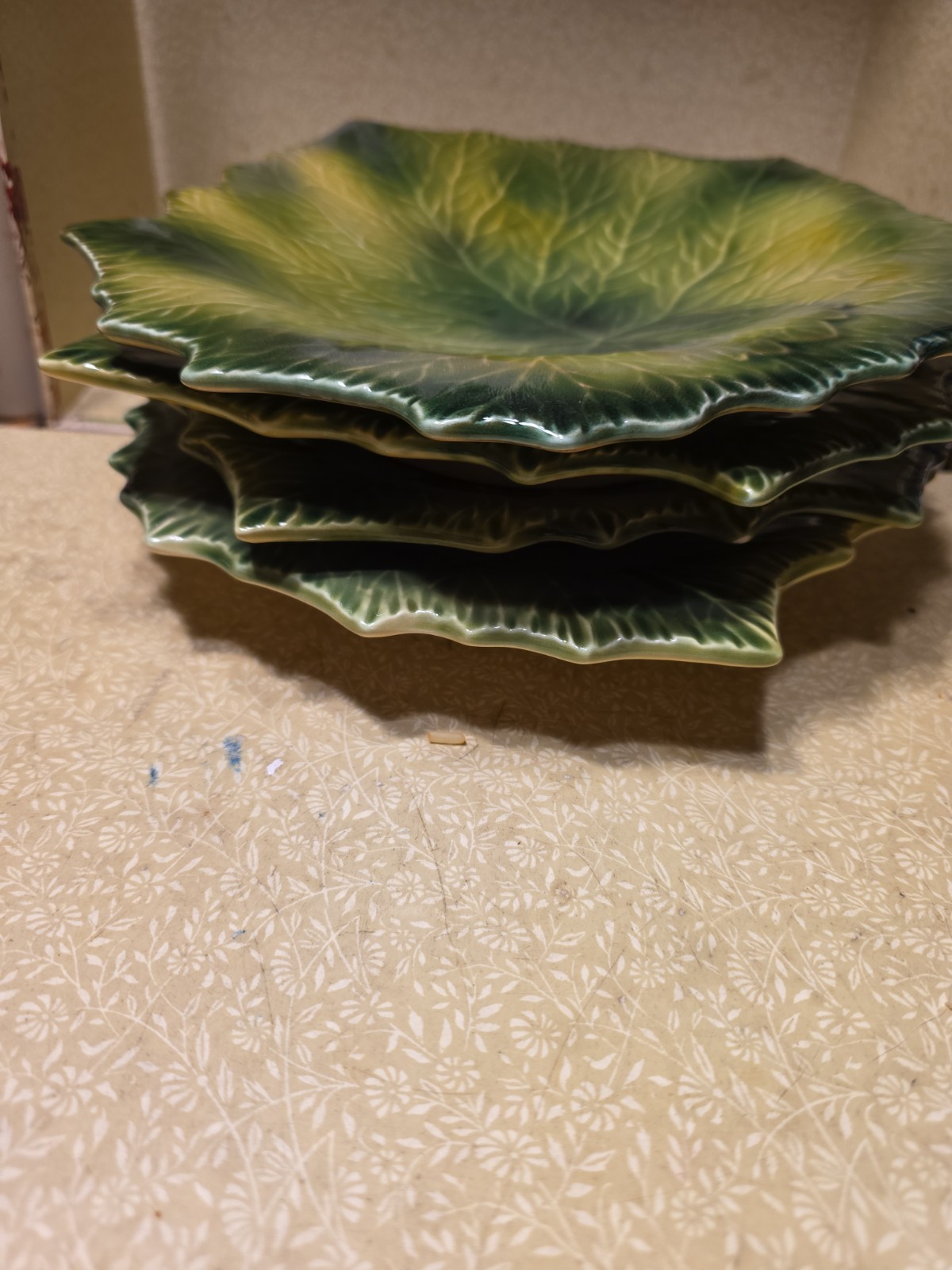 William-Sonoma 10 3/8″ Green Leaf Plate(s) Italy