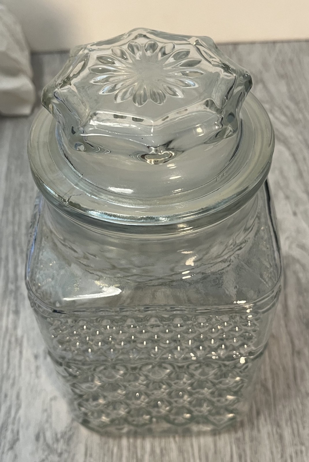 Vintage Anchor Hocking WEXFORD Diamond Pattern 9.5″ Glass Canister