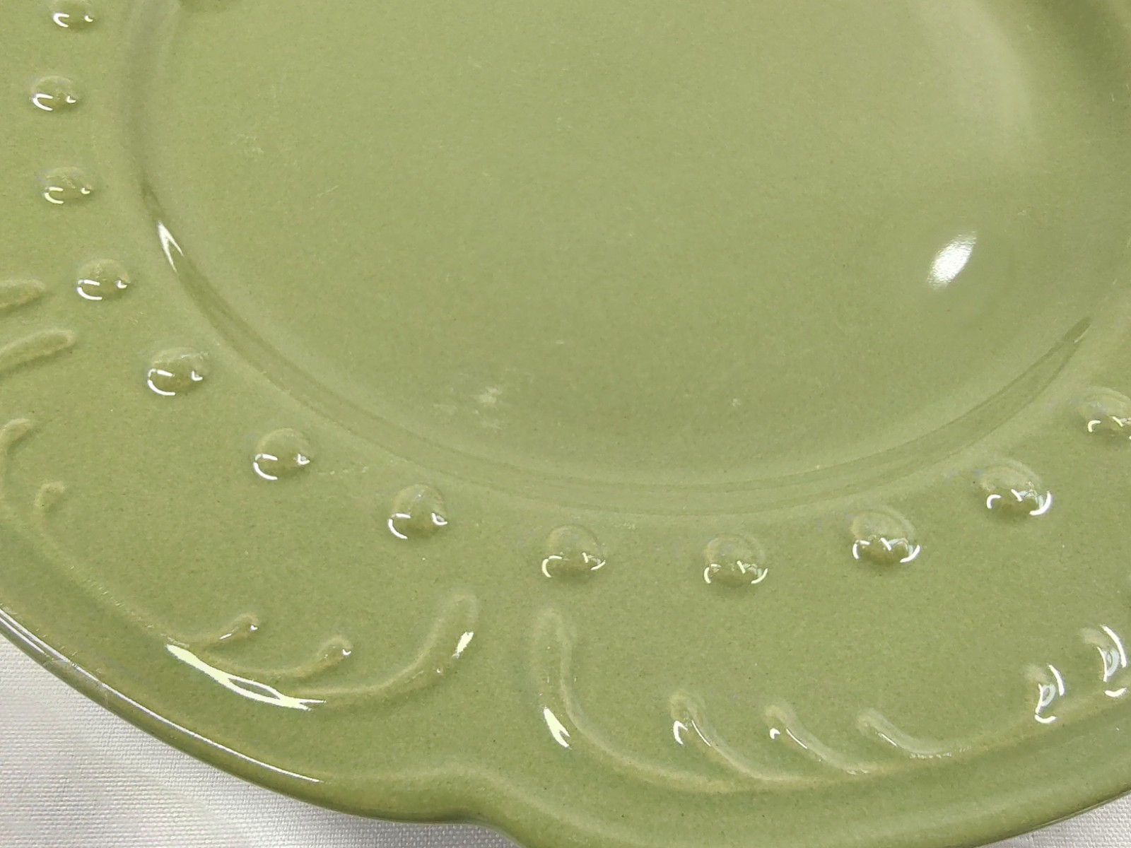 Candice Collection Dinner Plates Elegant Dining Avocado Green Embossed Lot of 4