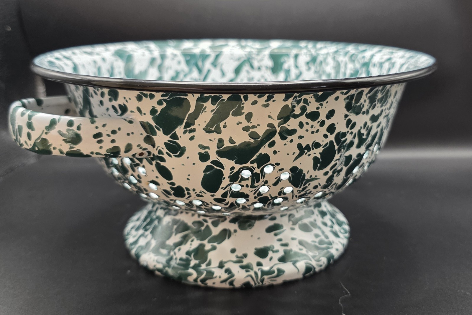 Enamelware Dark Green Splatter Medium 8″ Diameter Colander