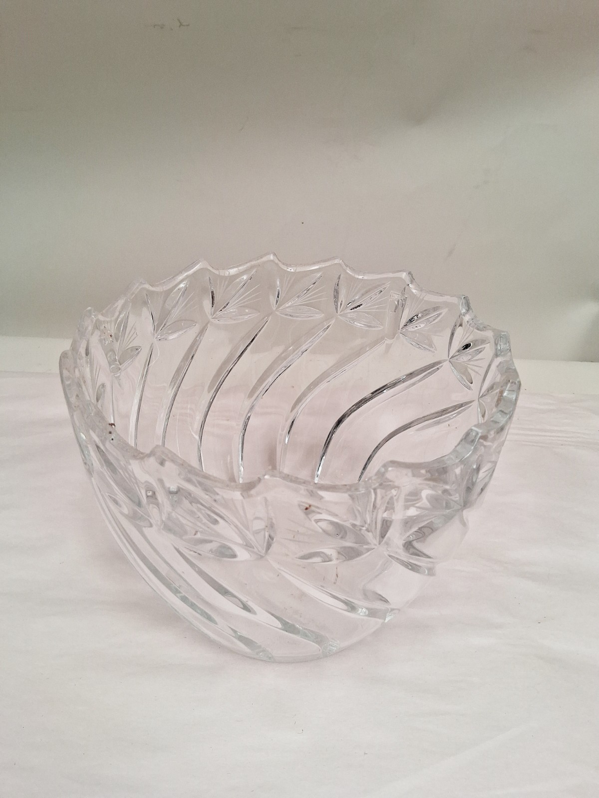 Crystal 10″ Glass Lidded Dish