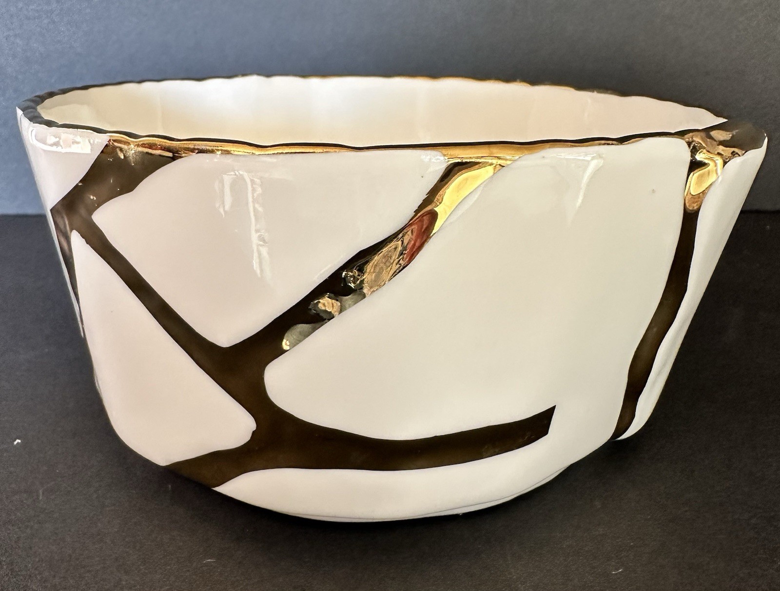 Bowl Piccole Ore Luxury Elegant Asymmetrical Kintsugi Style Design 6” Gold Trim