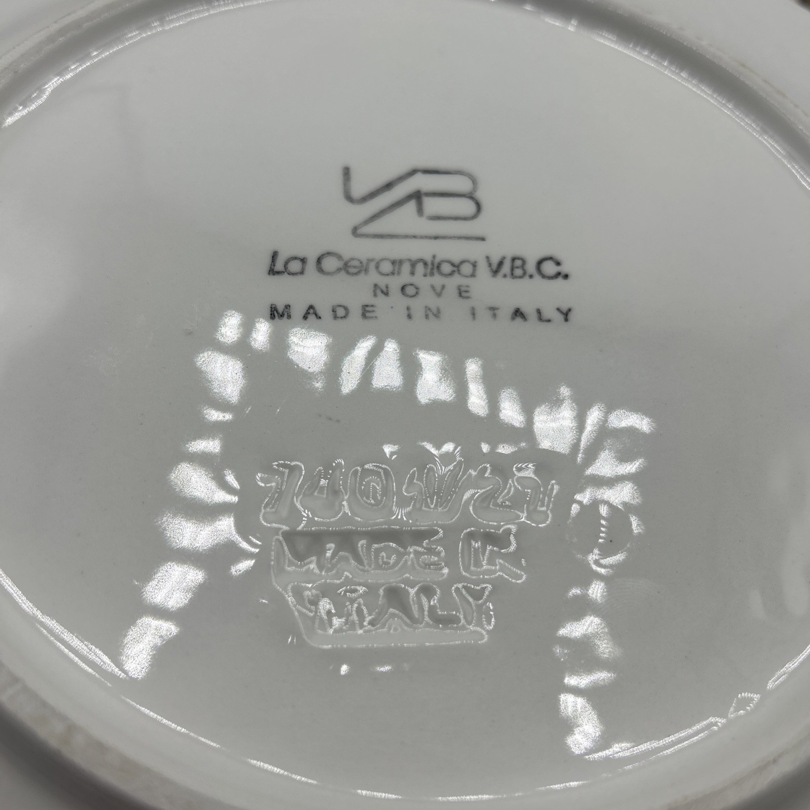 Italy La Ceramica VBC Nove Handpainted 11″ Plate With Grapes Vines And Leaves
