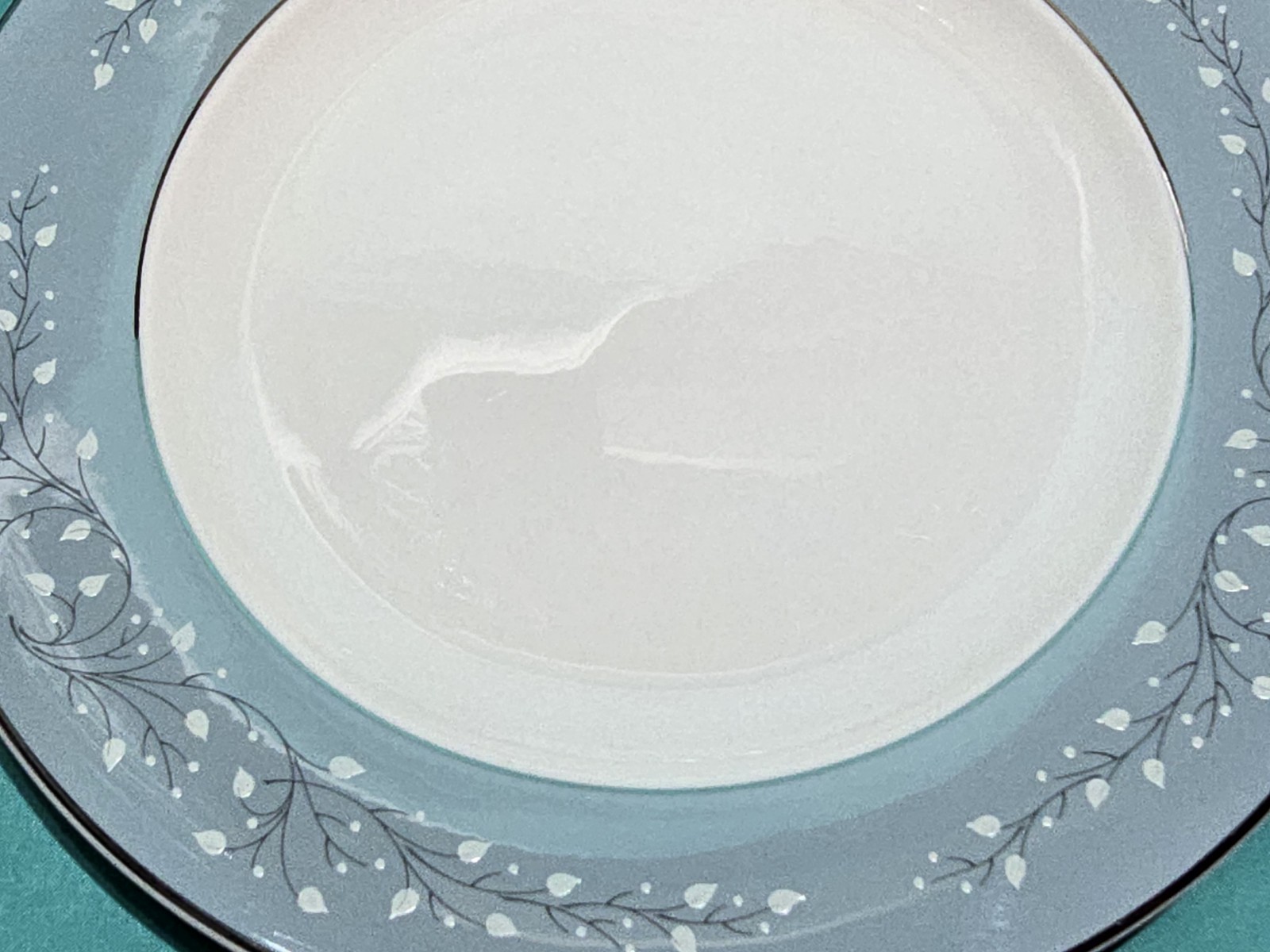 Set of 6 Syracuse Minuet Dinner Plates 10 3/4″ White Florals,Blue, Platinum Trim