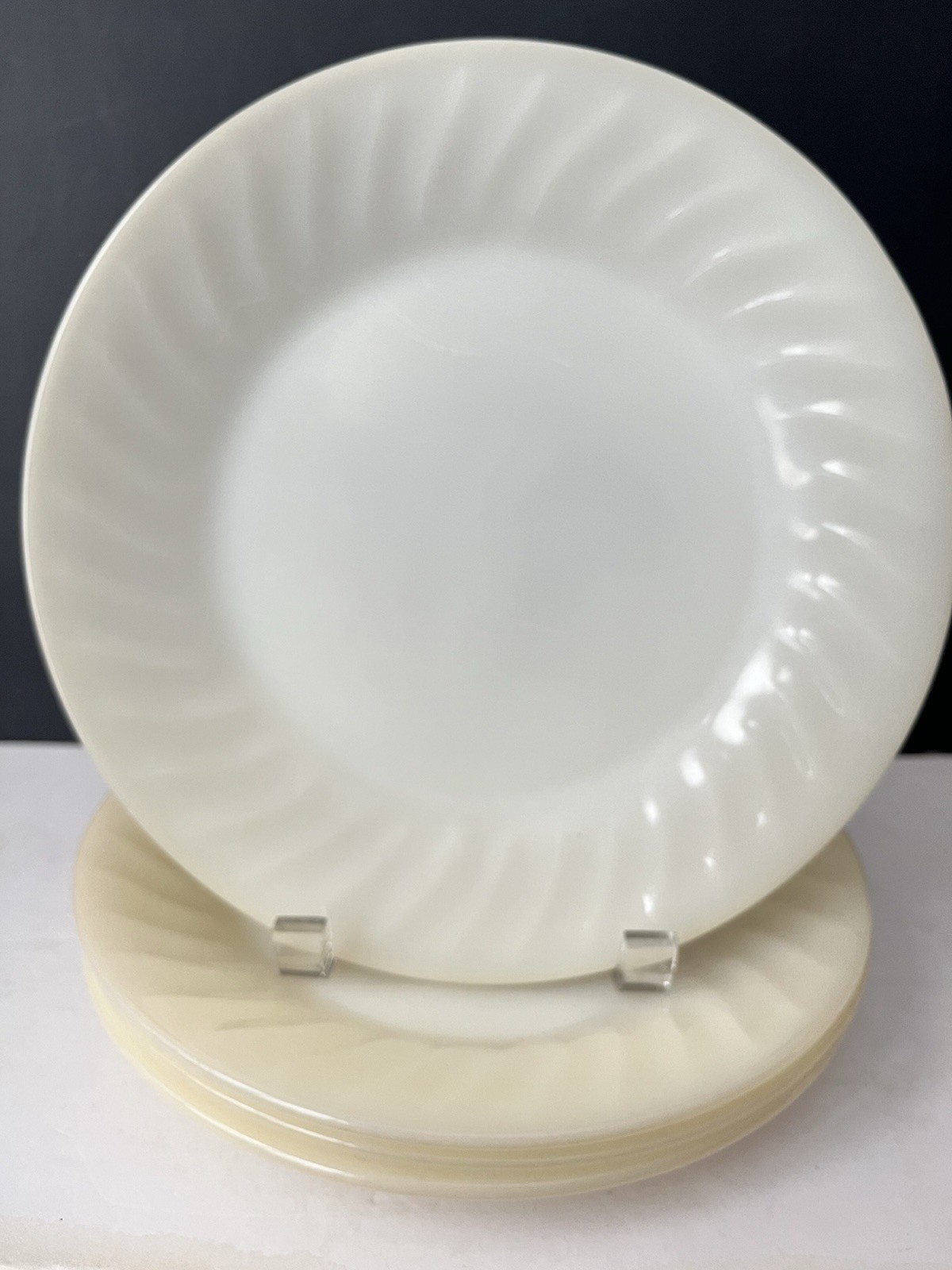 4 Vintage Fire King Oven Ware 9″ Ivory White Milk Glass Swirl Dinner Plates