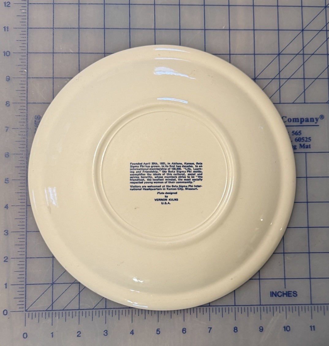 Sorority Beta Sigma Phi, Vita Scientia Alicia, Vernon Kilns USA 10.5” Plate