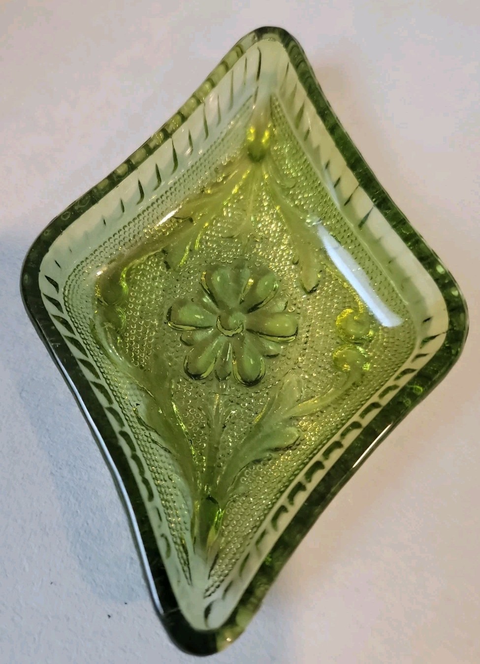 Vintage Indiana Glass Tiara Sandwich Green Spade Diamond Nut Trinket Dishes