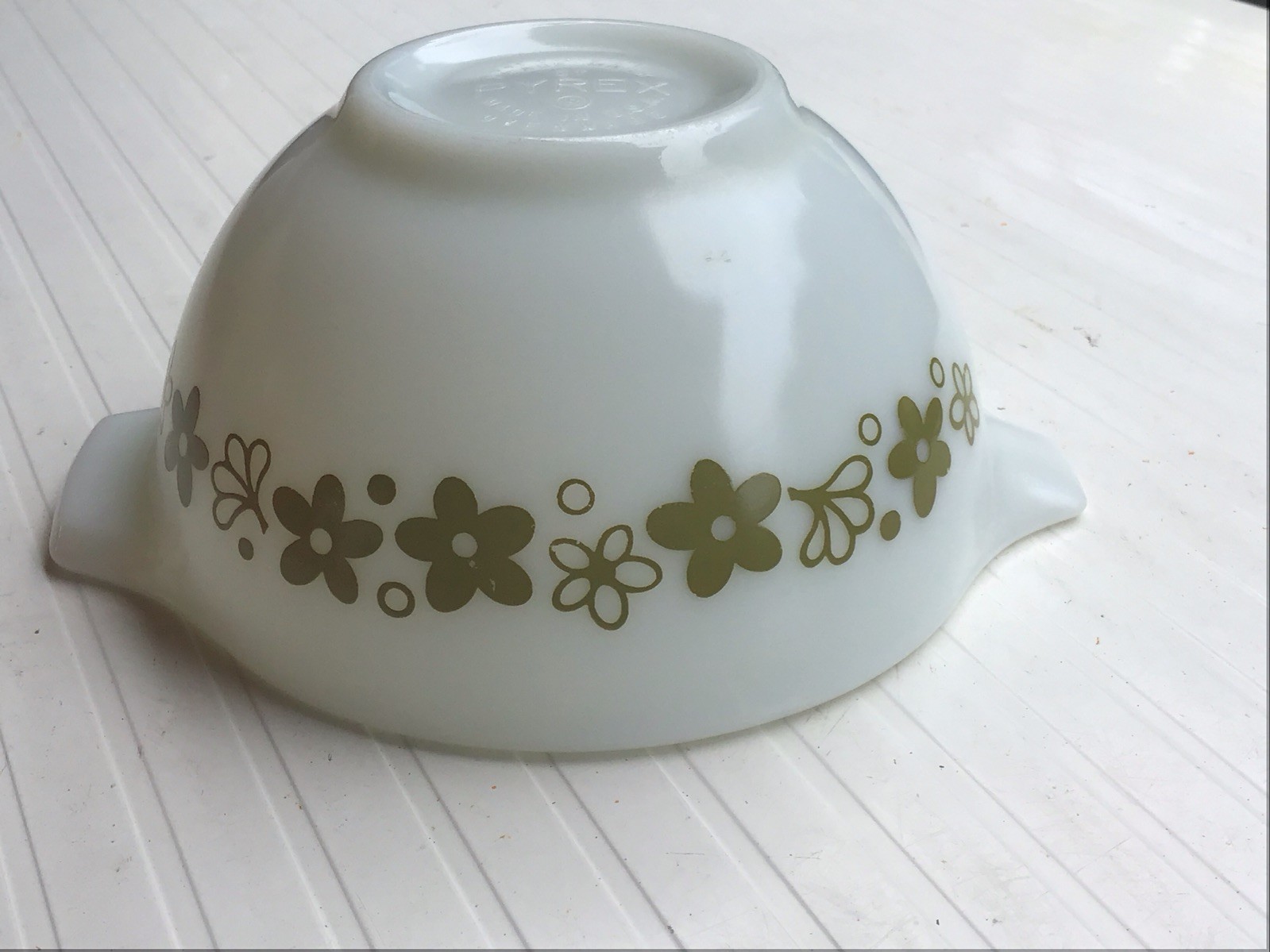 Vintage Pyrex Spring Blossom Green 441 Cinderella Mixing Bowl 1.5 PT Crazy Daisy