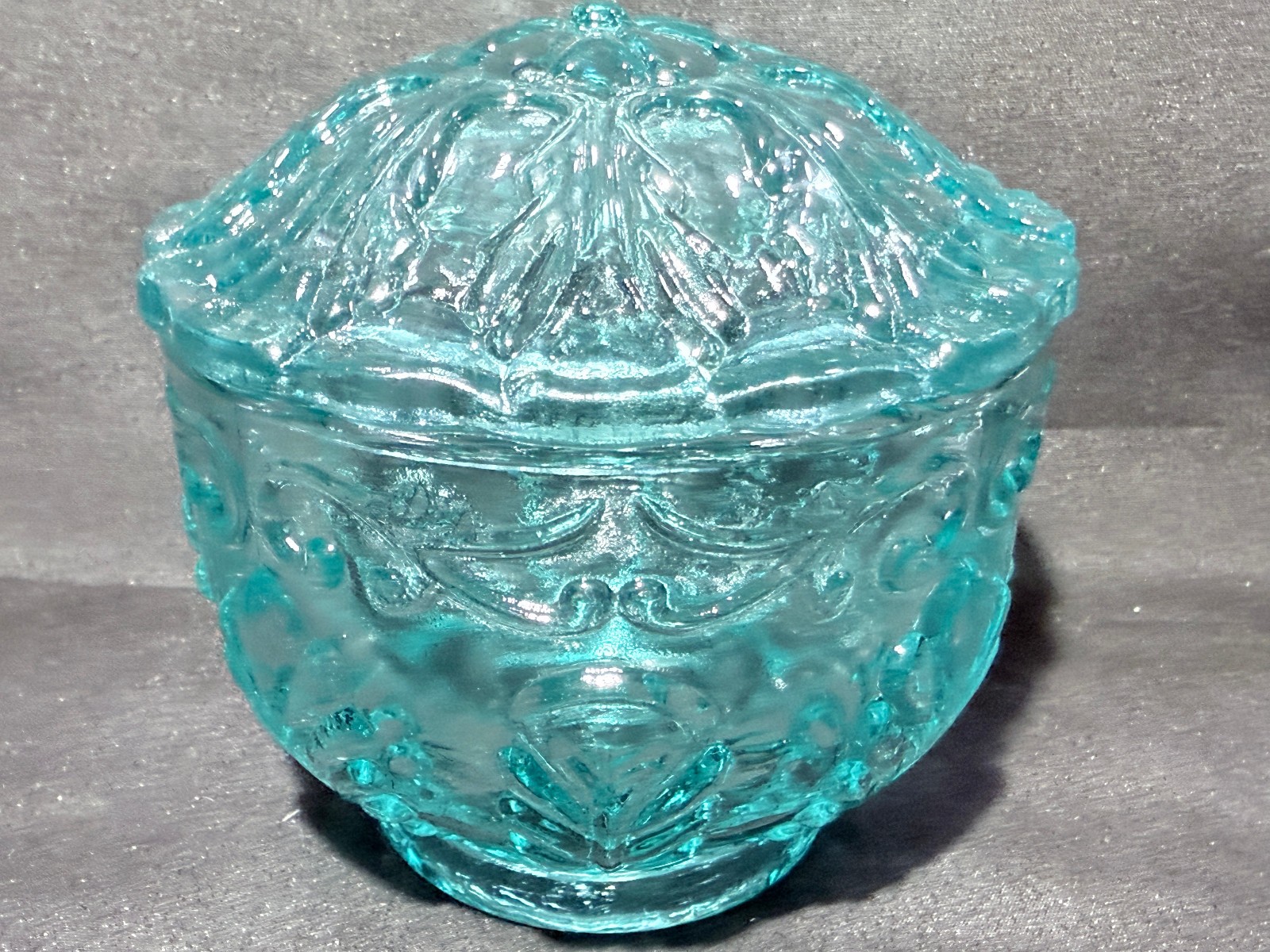 Teal Green Vaseline Uranium glass covered candy dish coffee sugar jar powder box