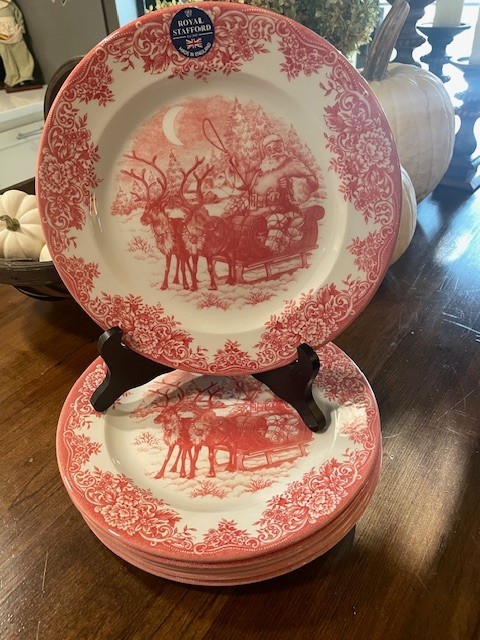 SET/6 ROYAL STAFFORD CHRISTMAS *SANTA’S SLEIGH* RED DINNER PLATES 11″ New W/Tags