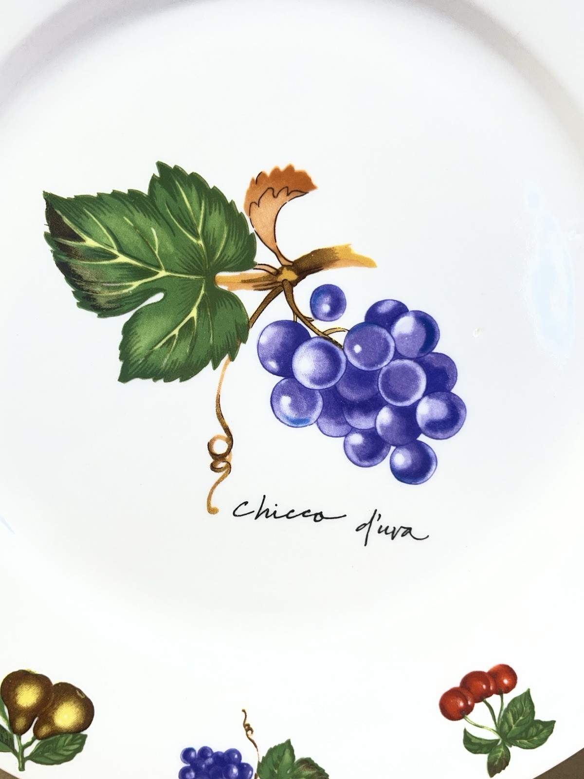 Delicious Tabletops Dinner Plate 10 3/4” PURPLE GRAPES Fruit Border Apples, Pear