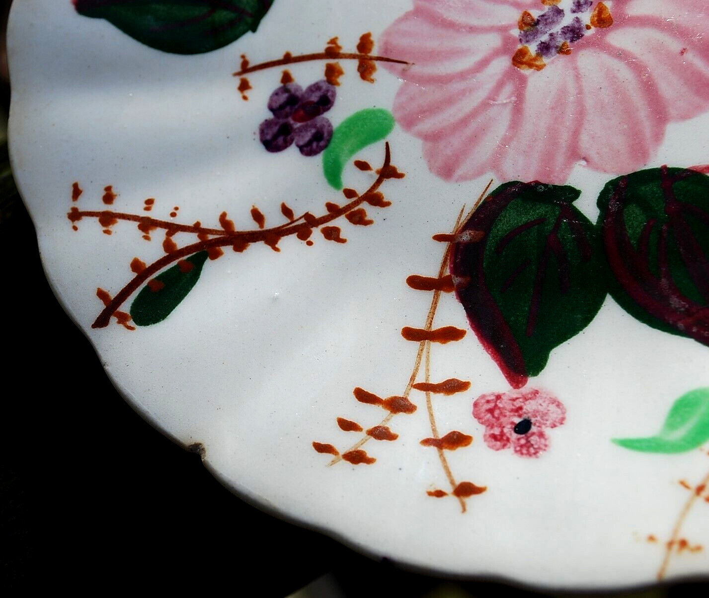 Antique Early Spongeware Plate Stick Spatter Ware HAND PAINTED FLORAL Swirl
