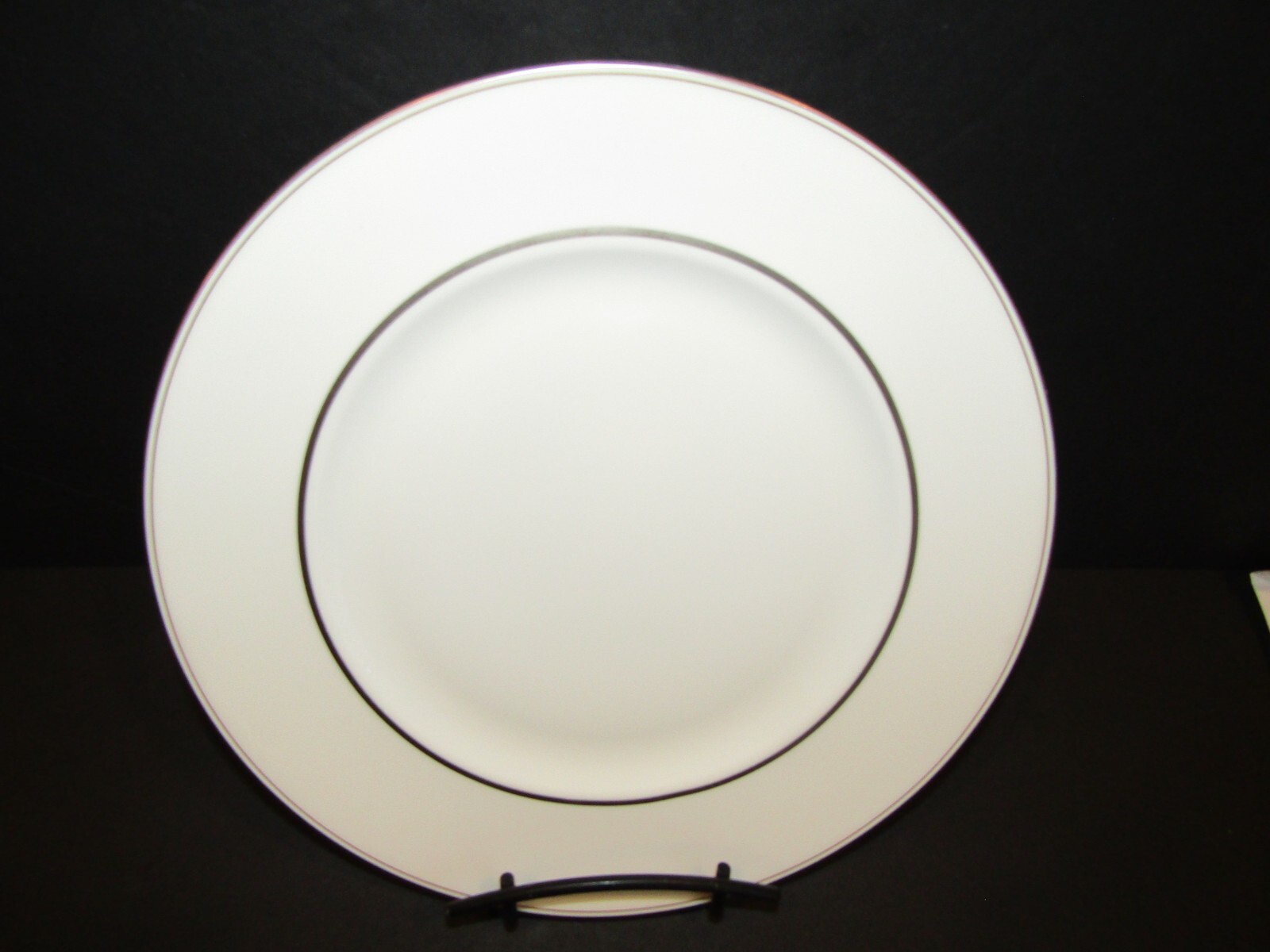 Wedgwood Bone China FIDELITY Vera Wang DINNER PLATE 10.75″ Platinum Trim