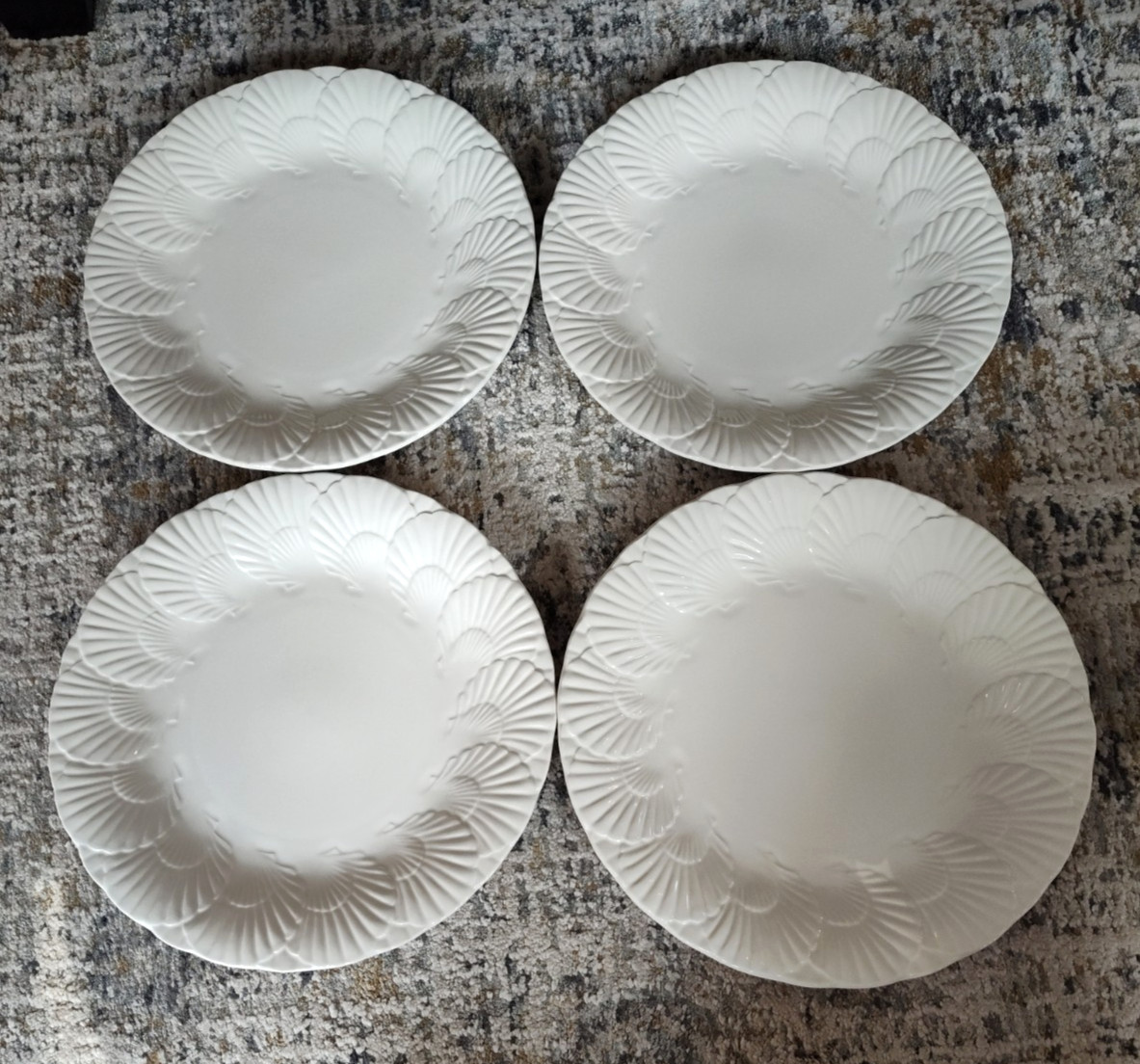 Mikasa Ocean Jewel White Dinner Plates ~Set of 4~ Embossed Shells 10 7/8″