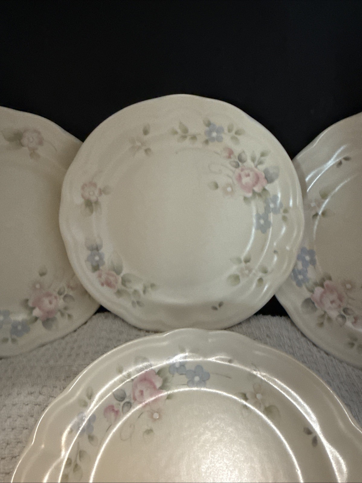 Pfaltzgraff Tea Rose Salad/Bread/Dessert Plates 7 1/4″ – Set of 6