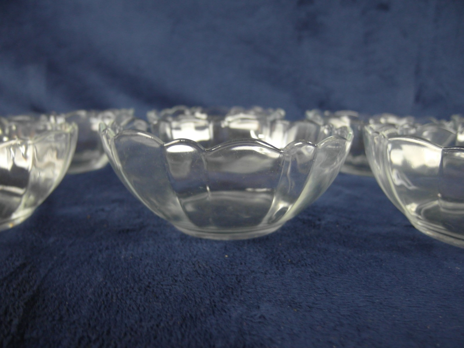 Set 8 VTG Arcoroc Arcade Bengale 5″ Scalloped Glass Bowls Berry France Nappy