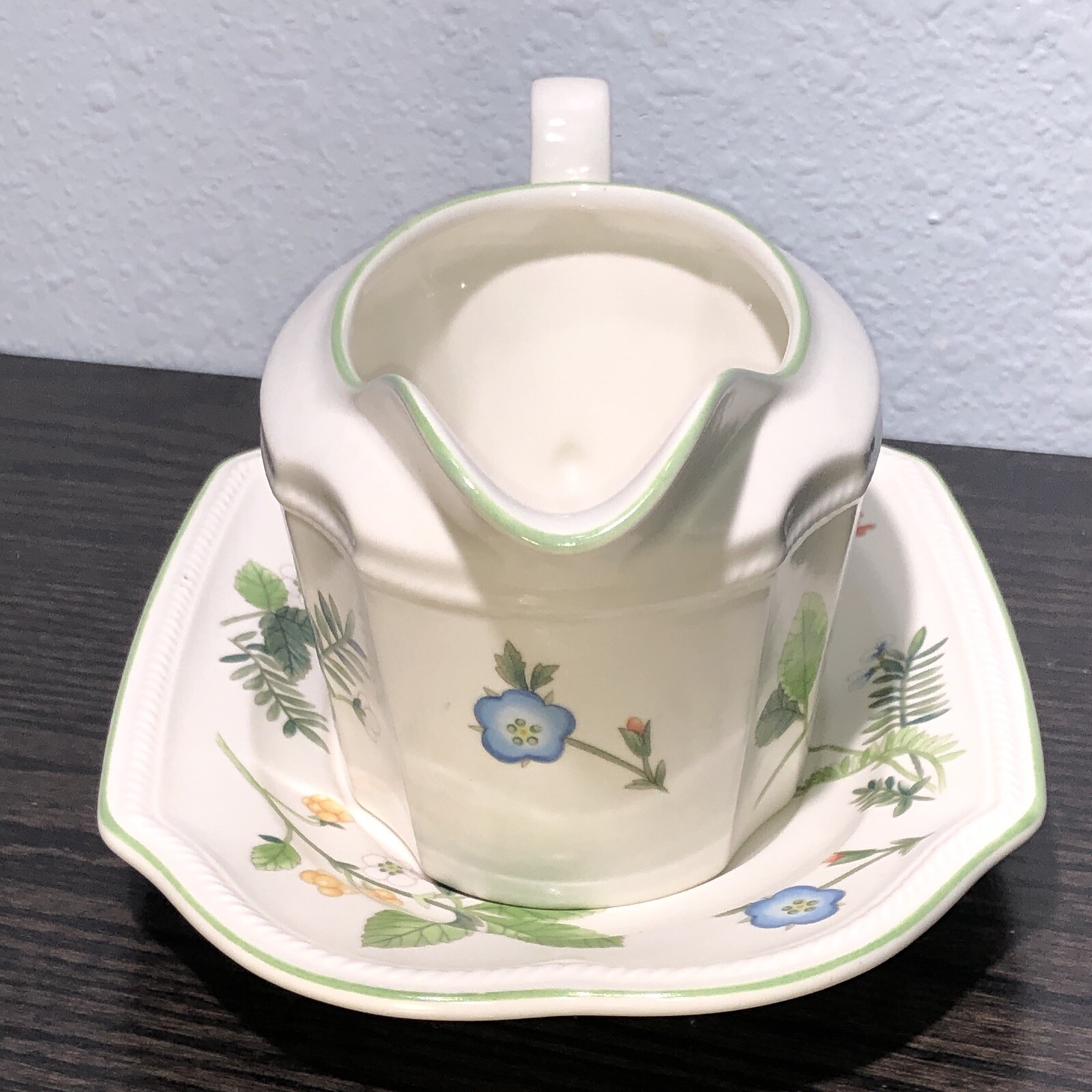 Mikasa New Port Summer Essence F8903 Gravy Boat & Under-plate Retired 1997