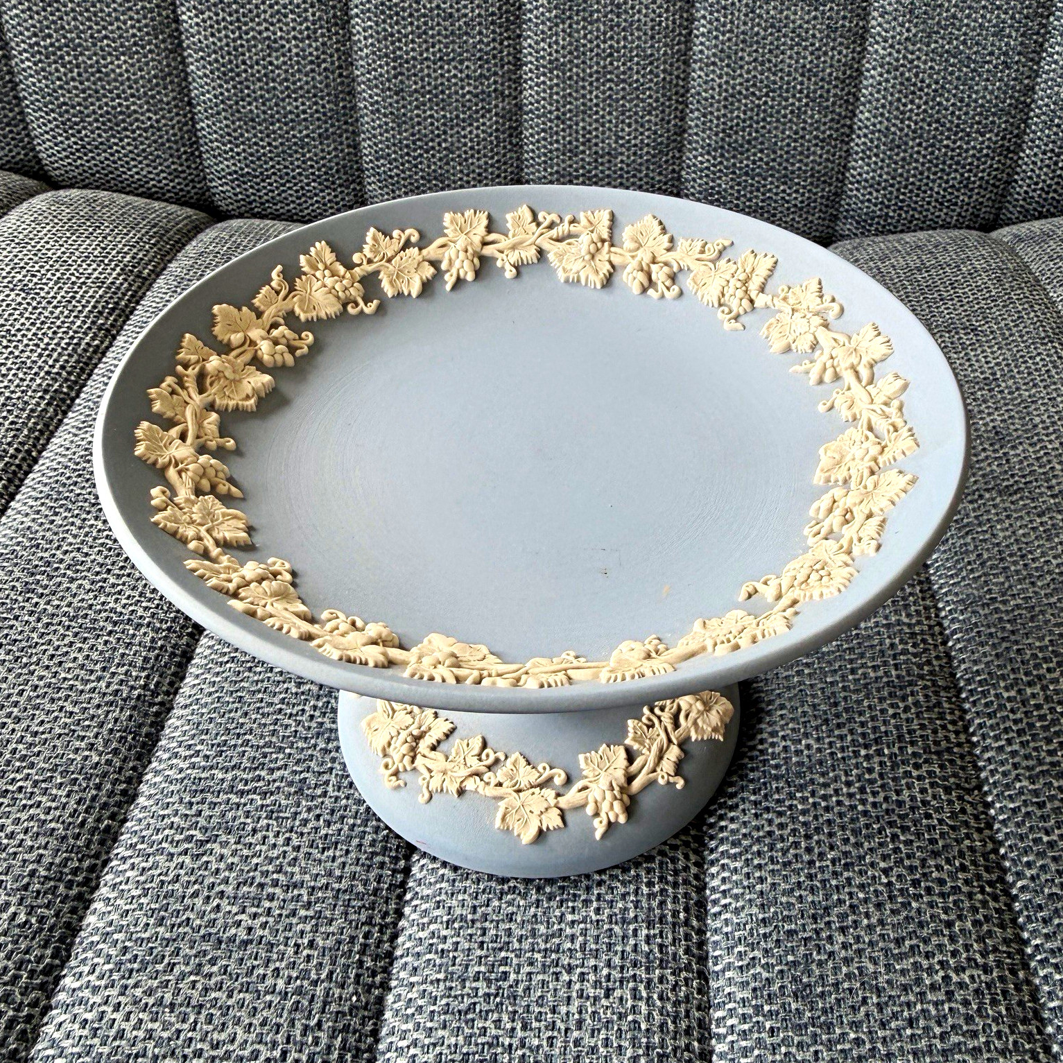 Vintage Wedgwood Jasperware Pedestal Cake Platter Grape Vine England 70s