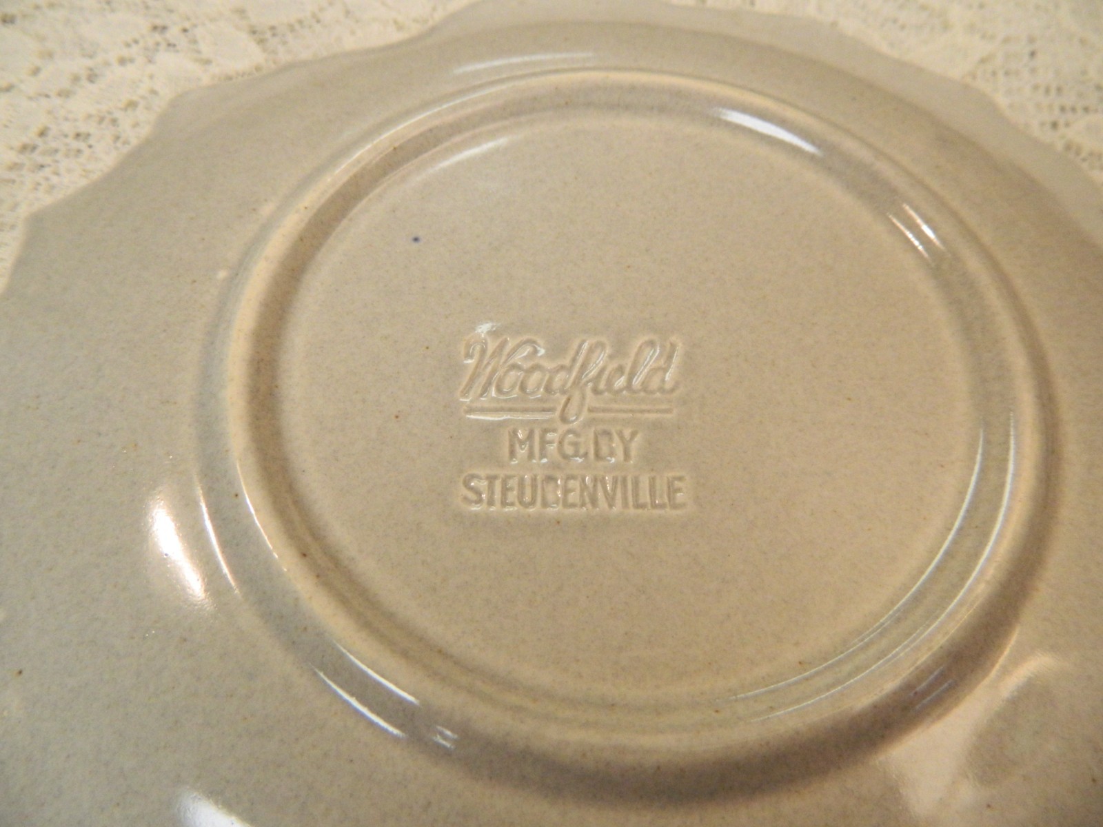 Vintage Pair (2) Woodfield Steubenville Gray Glaze Leaf 9″ Salad Plates