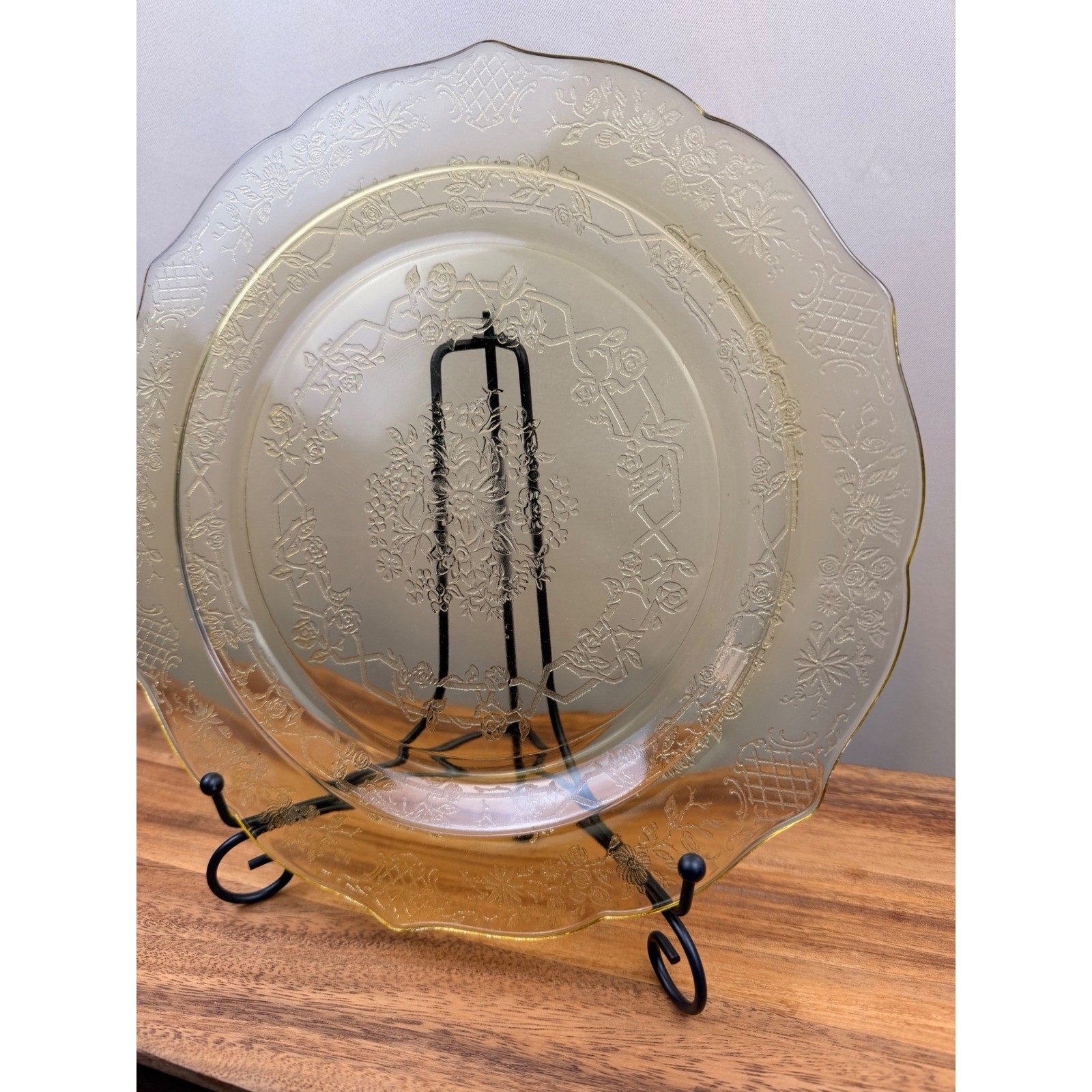 Federal Glass Normandie Bouquet & Trellis Amber Depression Dinner Plate 11″