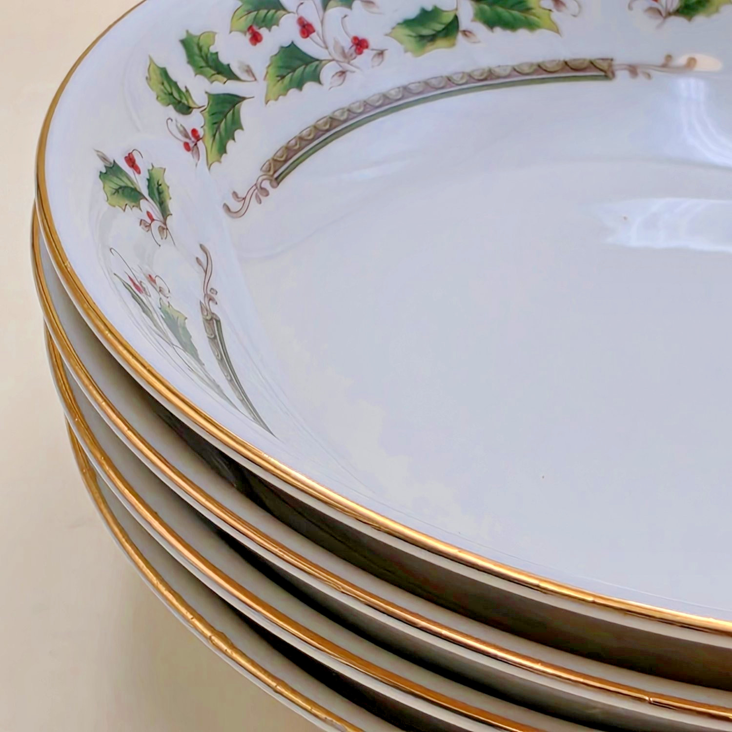 Royal Limited Holly Holiday 5.5″ Porcelain Fruit Bowls Set 4 Christmas Gold Trim