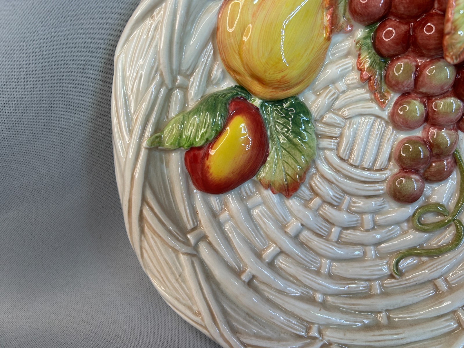 Pair Fitz & Floyd Classics Country Gourmet Round Plates 3D Leaf Fruit Design