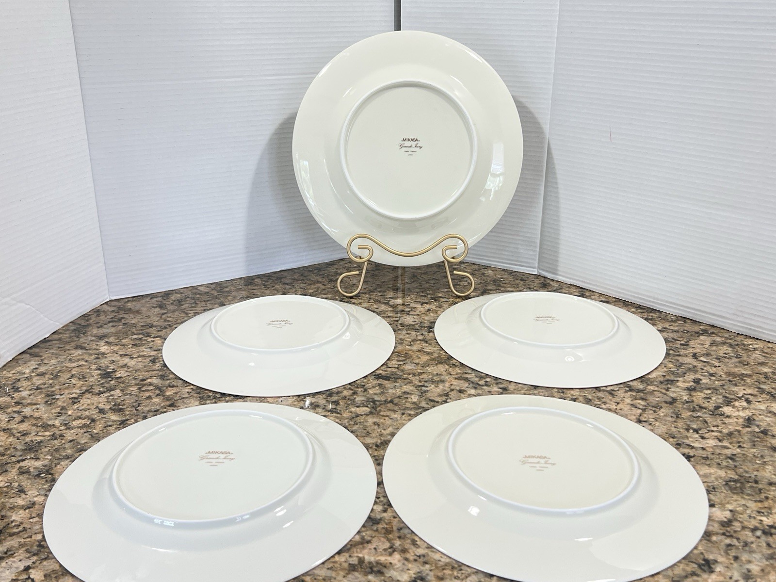 VTG 5 Pc Mikasa Grande Ivory 12 Chop Plate 10-7/8 Floral Porcelain Dinner Plates