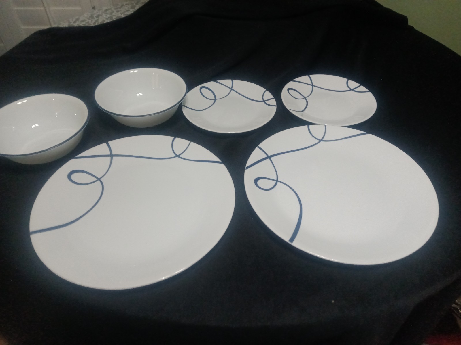 Set of 2 (6 pieces) Corelle LIA with Cobalt Blue Swirl Line