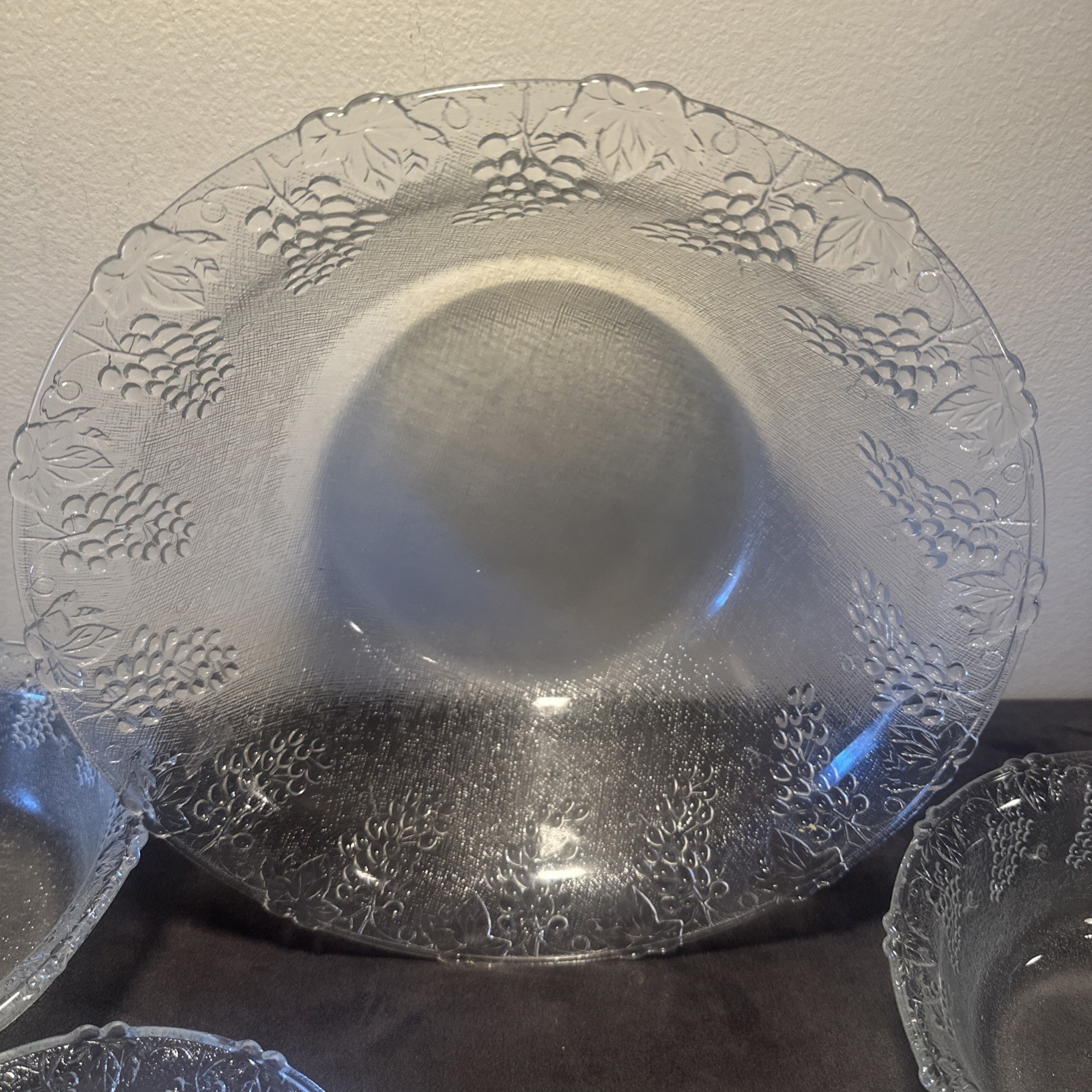 Vintage 1980’s KIG Embossed Grape Vine Glass Salad Bowl Set W/ 4 Serving Bowls