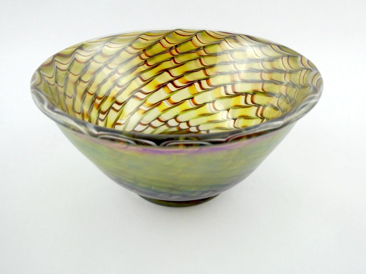 Orient and Flume Iridescent Art Glass Bowl Made in 1977 Signed Base