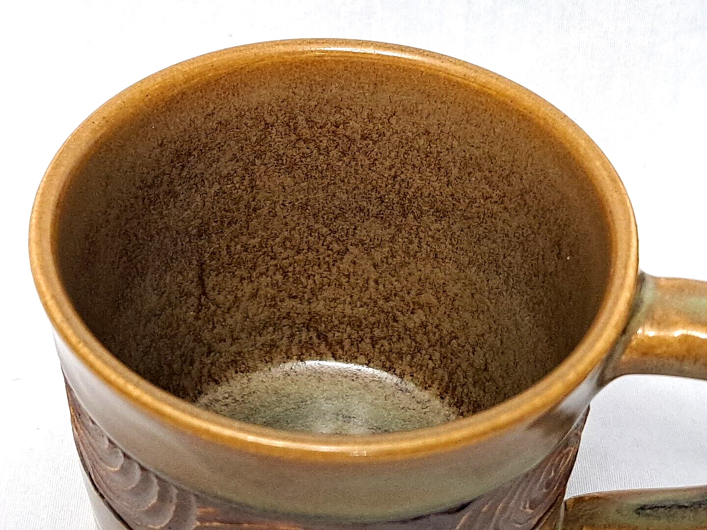 4 Studio Pottery Coffee Mugs Drip Glaze Native Island Look 18 Oz Carved Stamped