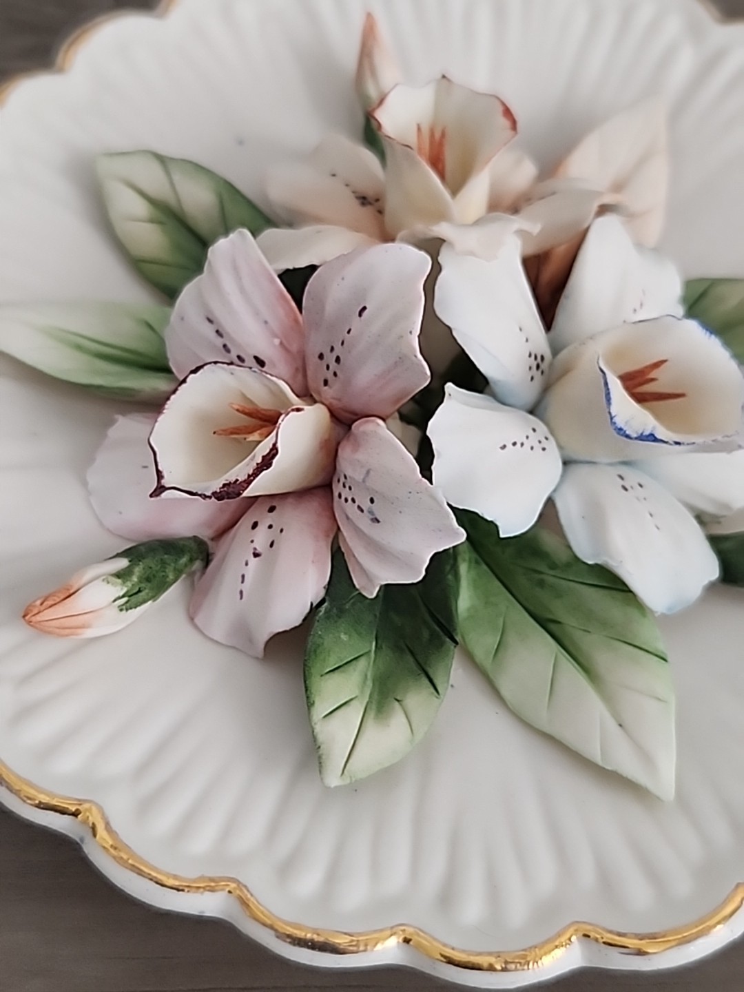 Vtg Antq Capodimonte Italy Porcelain 3D Flowers Plate Carlo Savastano 6.5″x3″