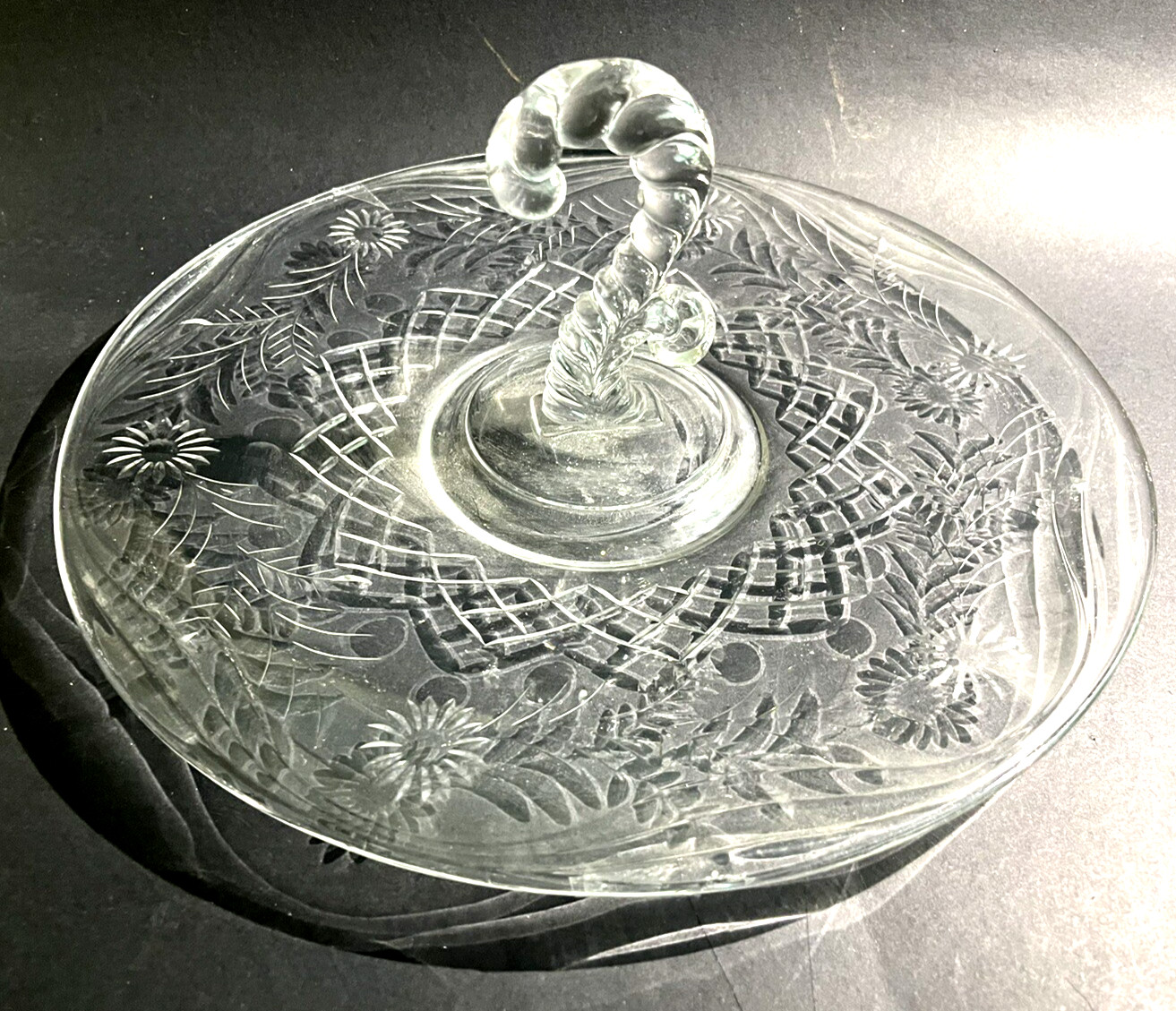 ELEGANT FOSTORIA GLASS USA: SANDWICH CAKE SERVER W CANDY CAND HANDLE CENTERPIECE