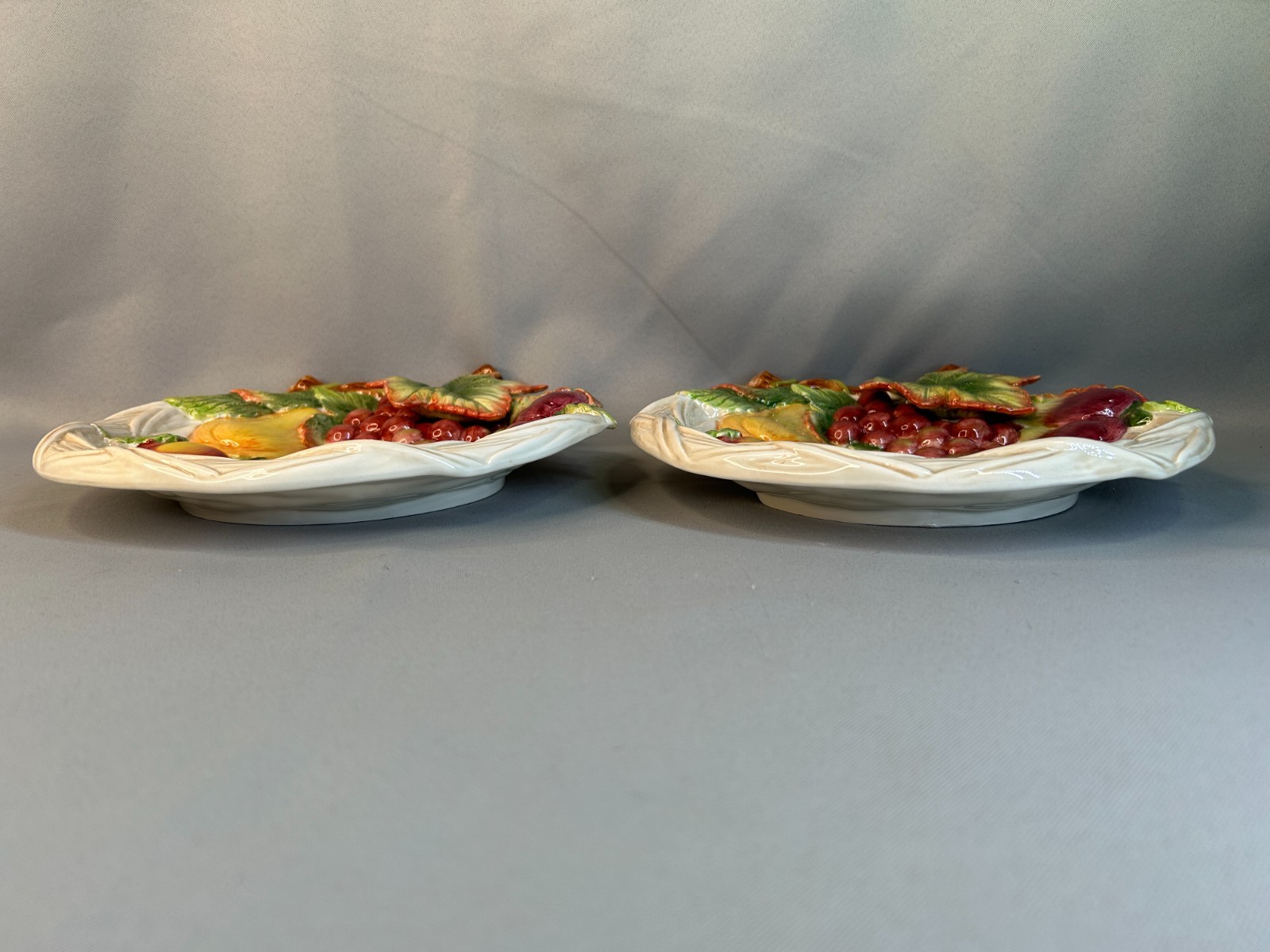 Pair Fitz & Floyd Classics Country Gourmet Round Plates 3D Leaf Fruit Design