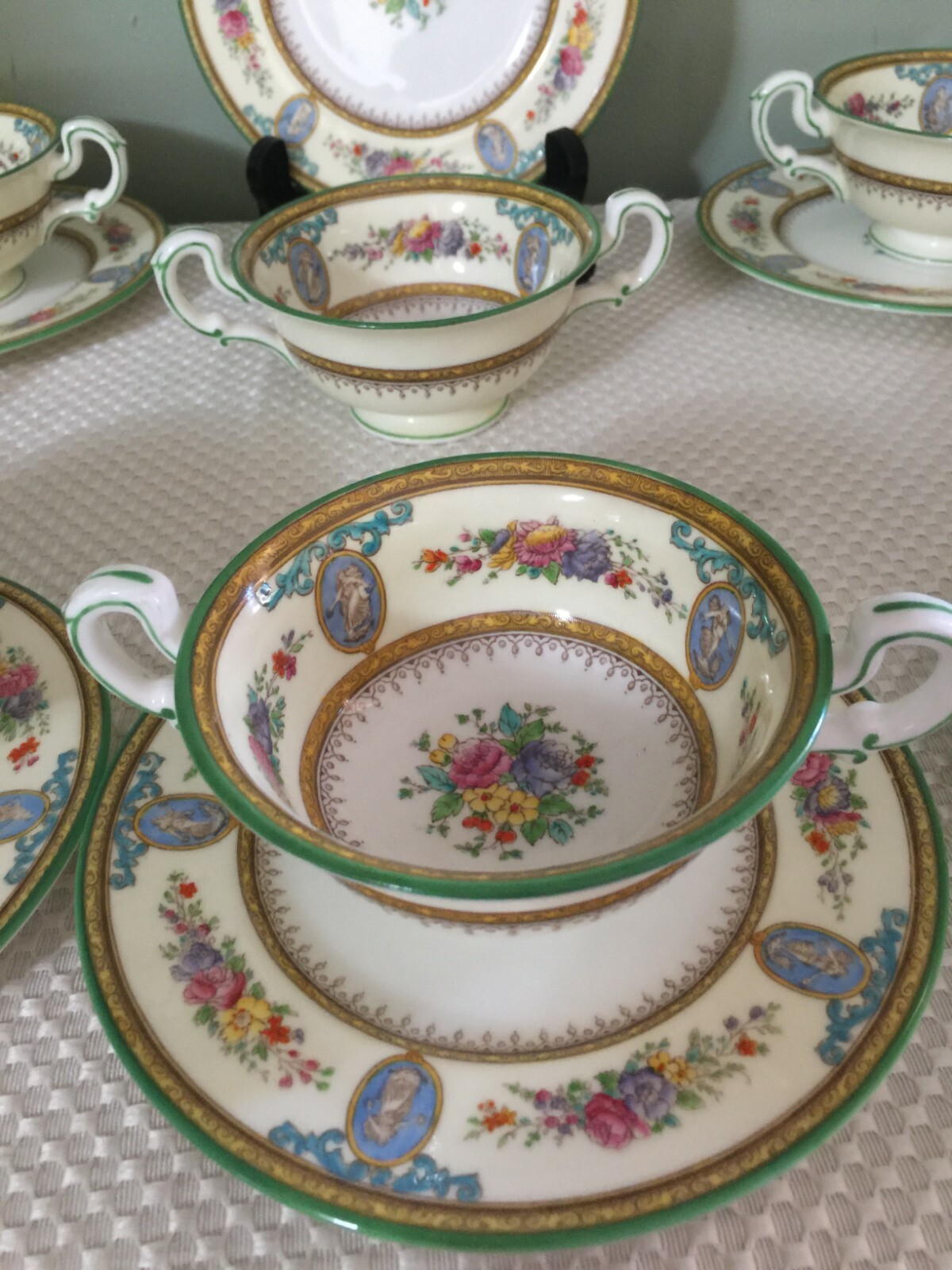 Wedgwood Sheerness Bouillon Cup & Saucer Set of 4 England Bone China Mint