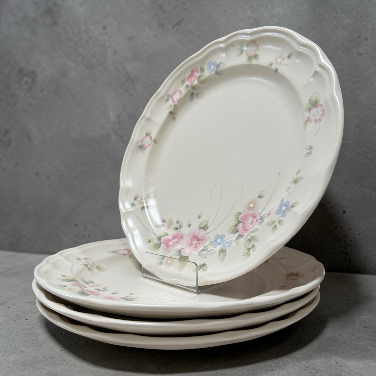 4 Pfaltzgraff tea Rose • 10 3/8″ Scalloped Dinner Plates EUC