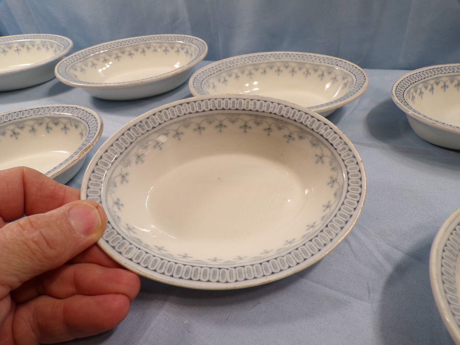 Set of 8 Johnson Brothers Senora Oval Berry Fruit Sauce Bowls 5 3/4″ Long