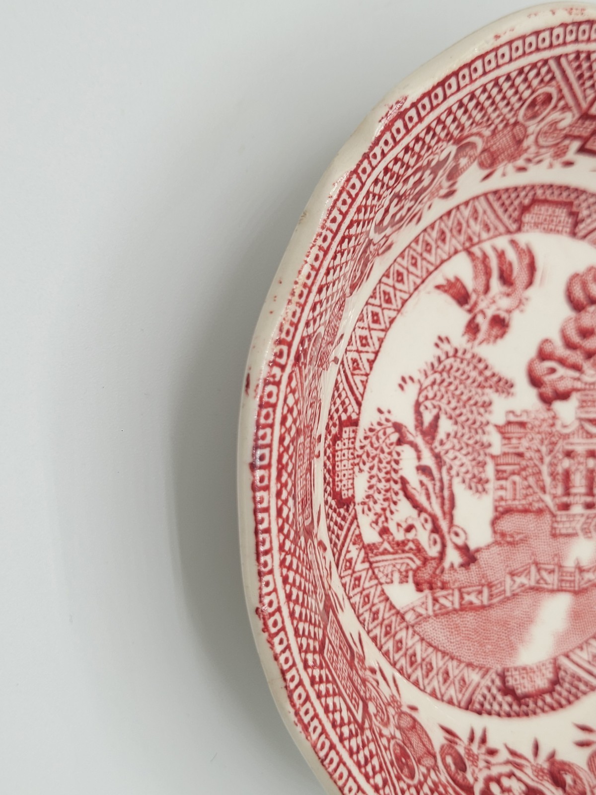 John Steventon & Sons Royal Venton Ware in the “Willow” pattern, 5 in saucer