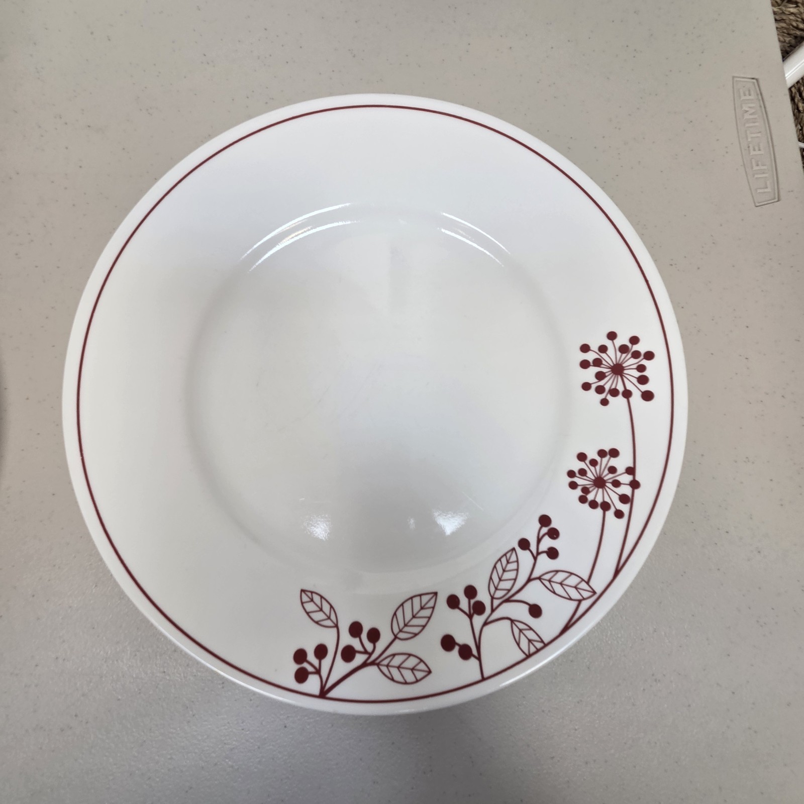 Corelle Vitrelle Corning Red Berries and Leaves 7 Dinner Plates