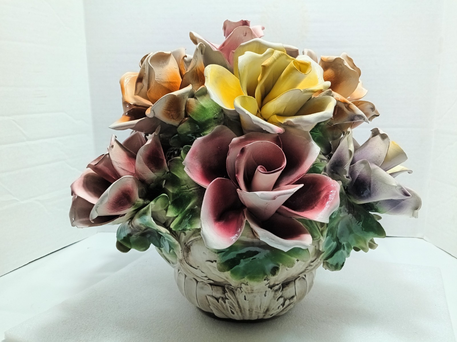 Italian XL Capodimonte Porcelain Flower Footed Floral Center Piece. Plz Read.