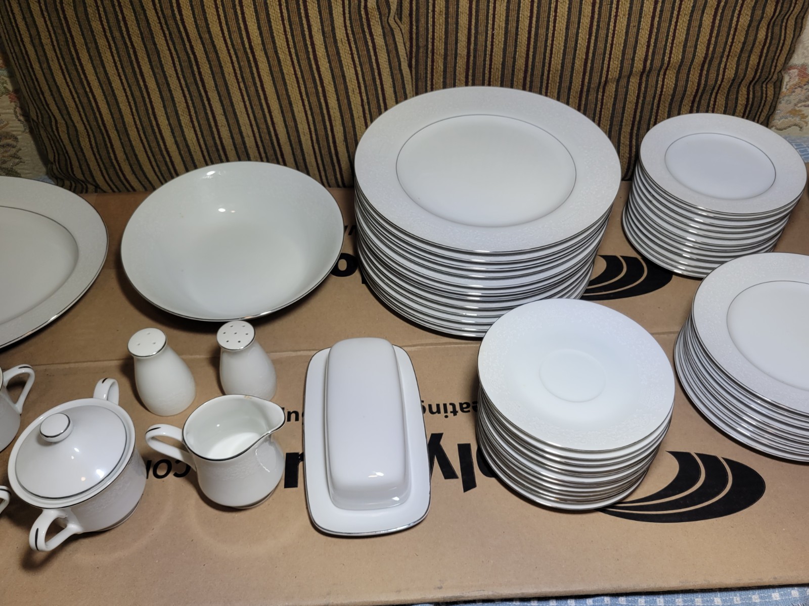 Elegant Lace Pattern, 79pc Dining Set By Fine China Of Japan, Antique, Serves 12